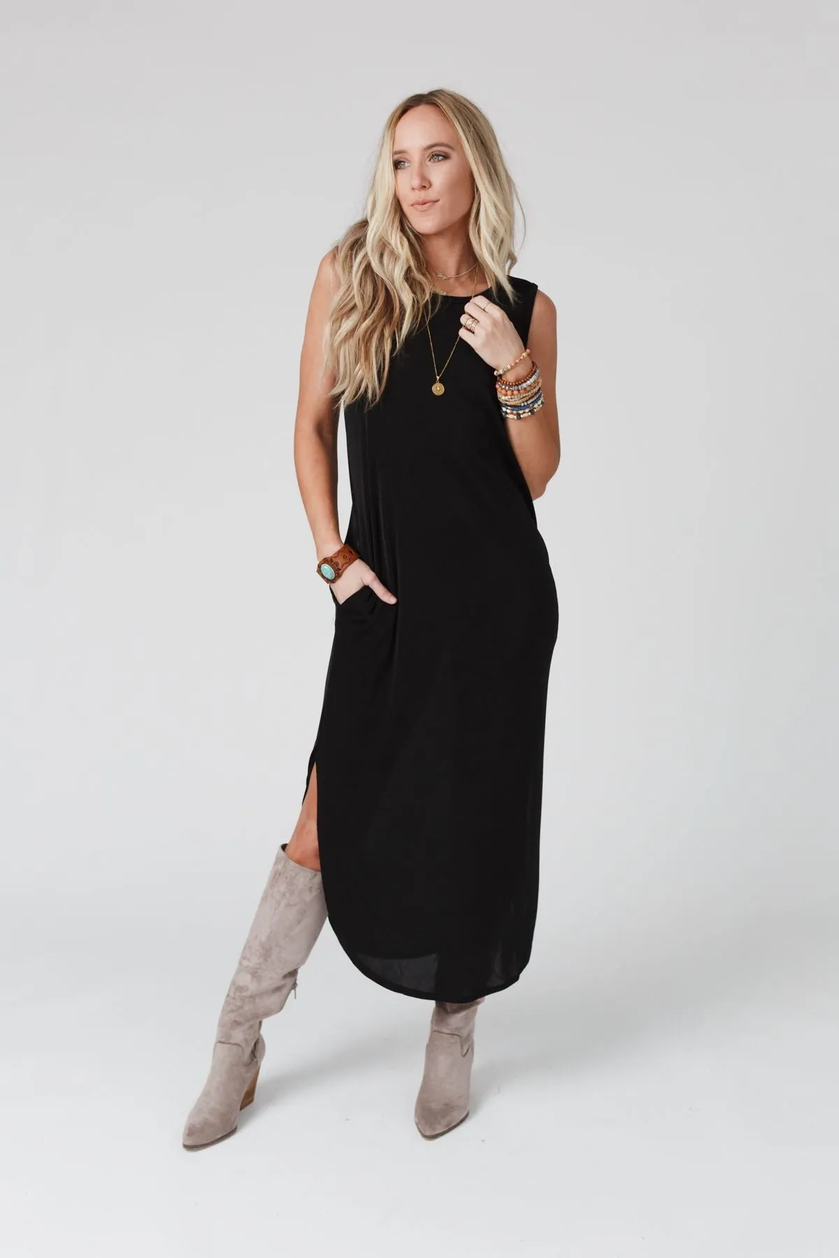 Cassie Sleeveless Pocket Slinky Maxi Dress - Black