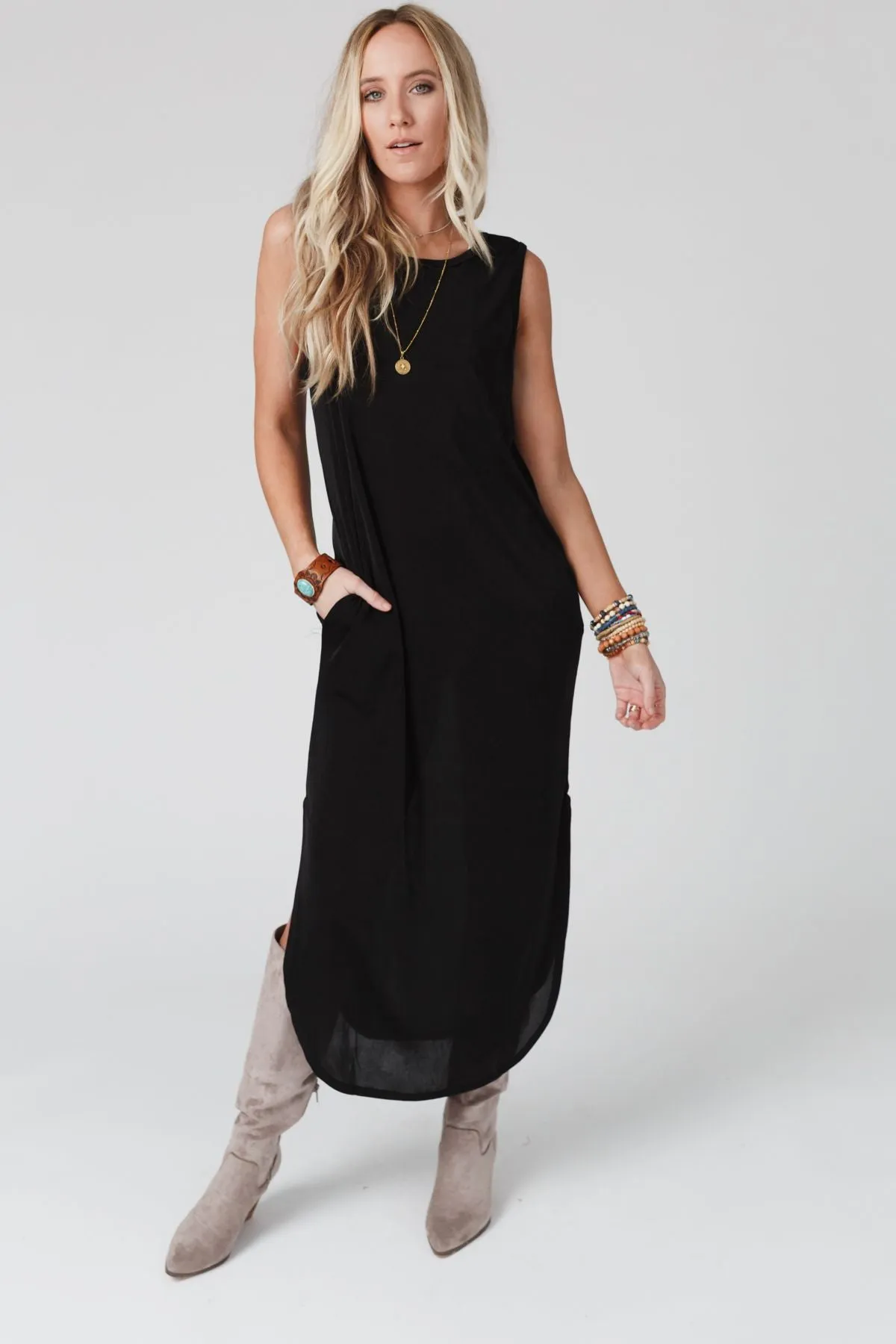 Cassie Sleeveless Pocket Slinky Maxi Dress - Black