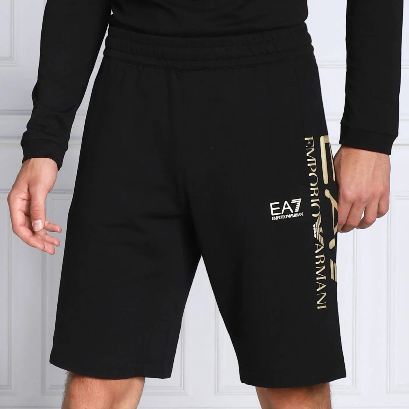 EA7 Shorts