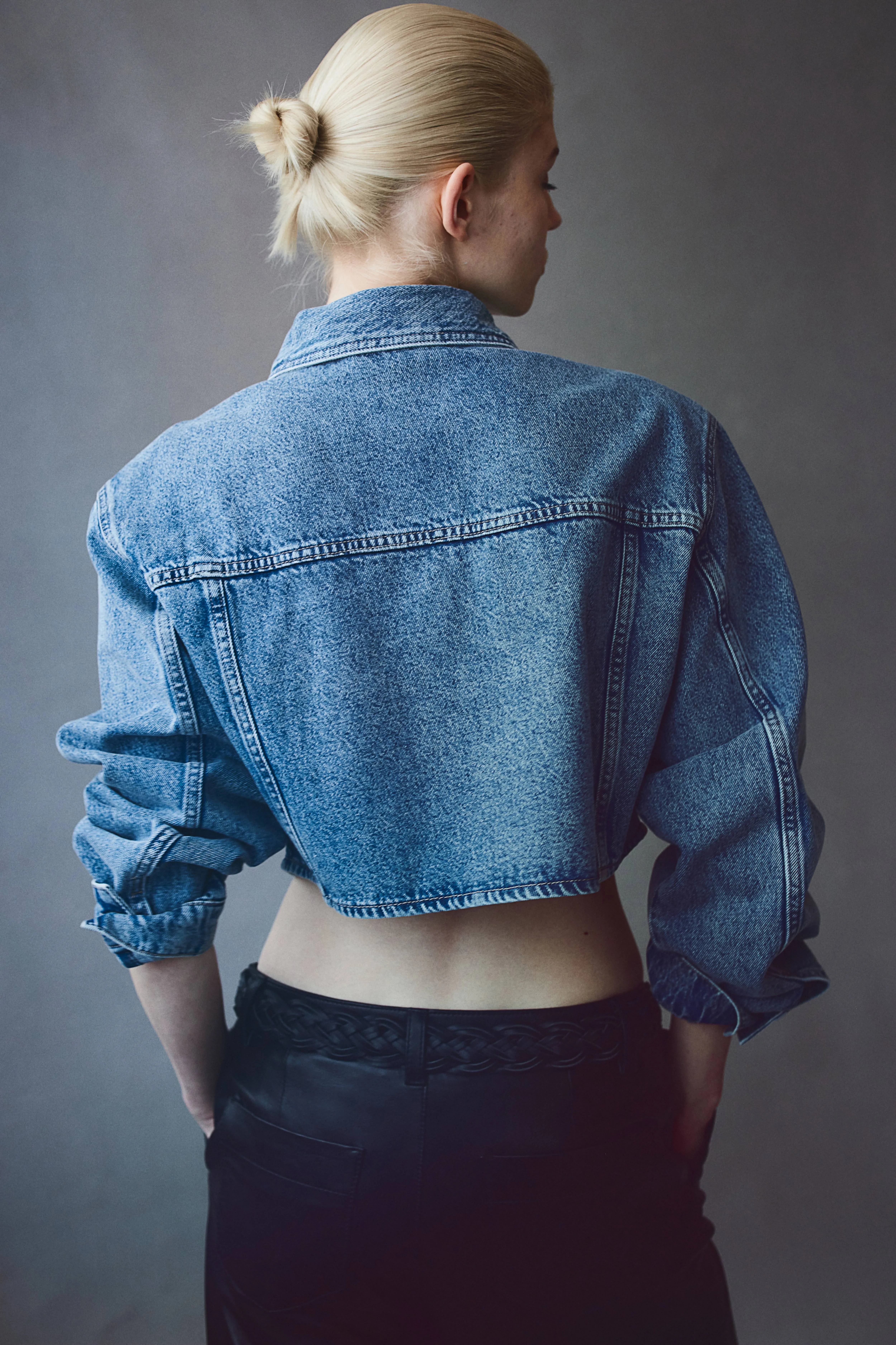 Shoulder-pad denim jacket - Long sleeve - Cropped - Light denim blue - Ladies | H&M GB